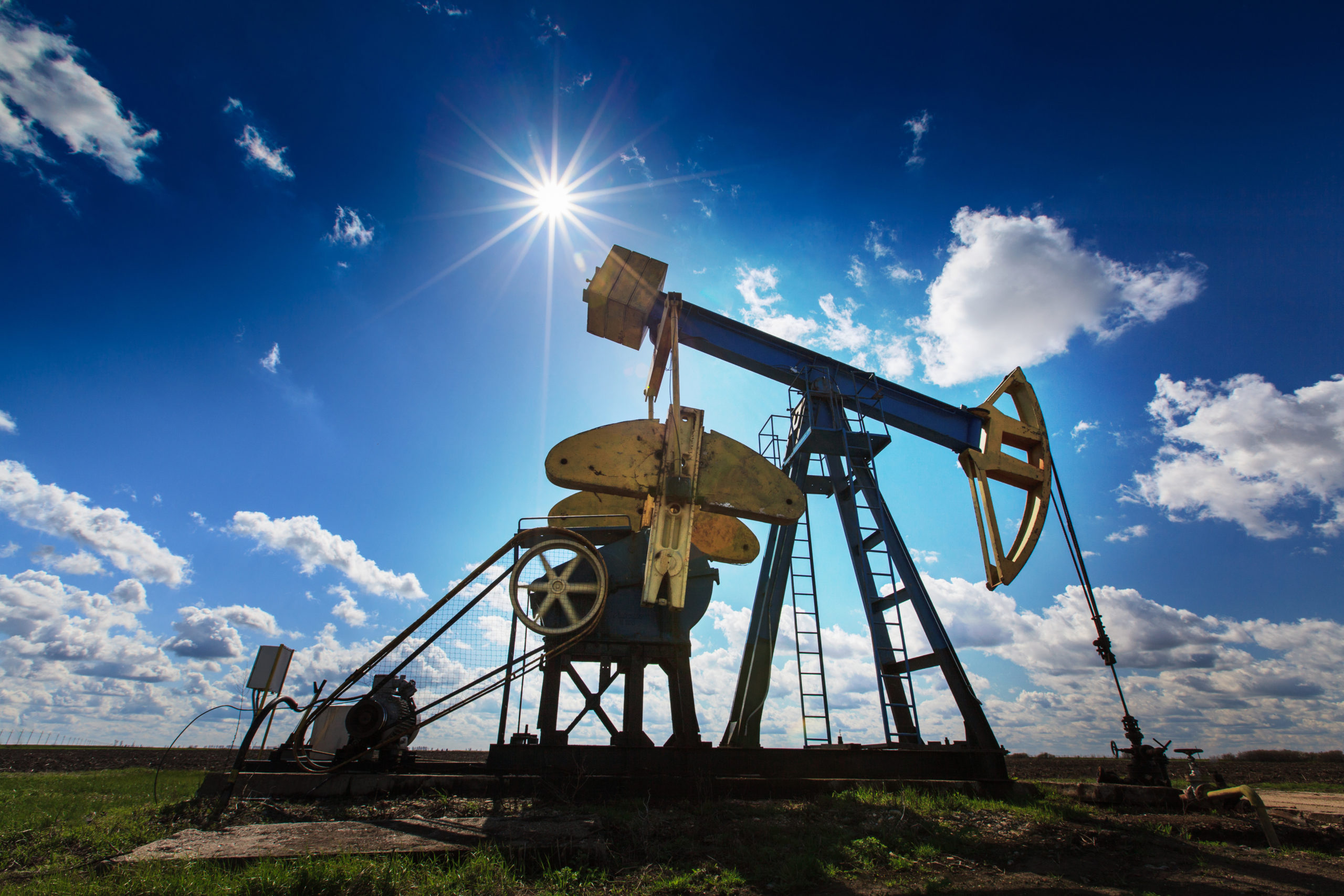 Shale Oil Investment: Overview, Benefits, and Real-World Examples